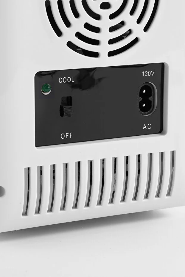 KUMTEL 4L Beyaz Mini Buzdolabı